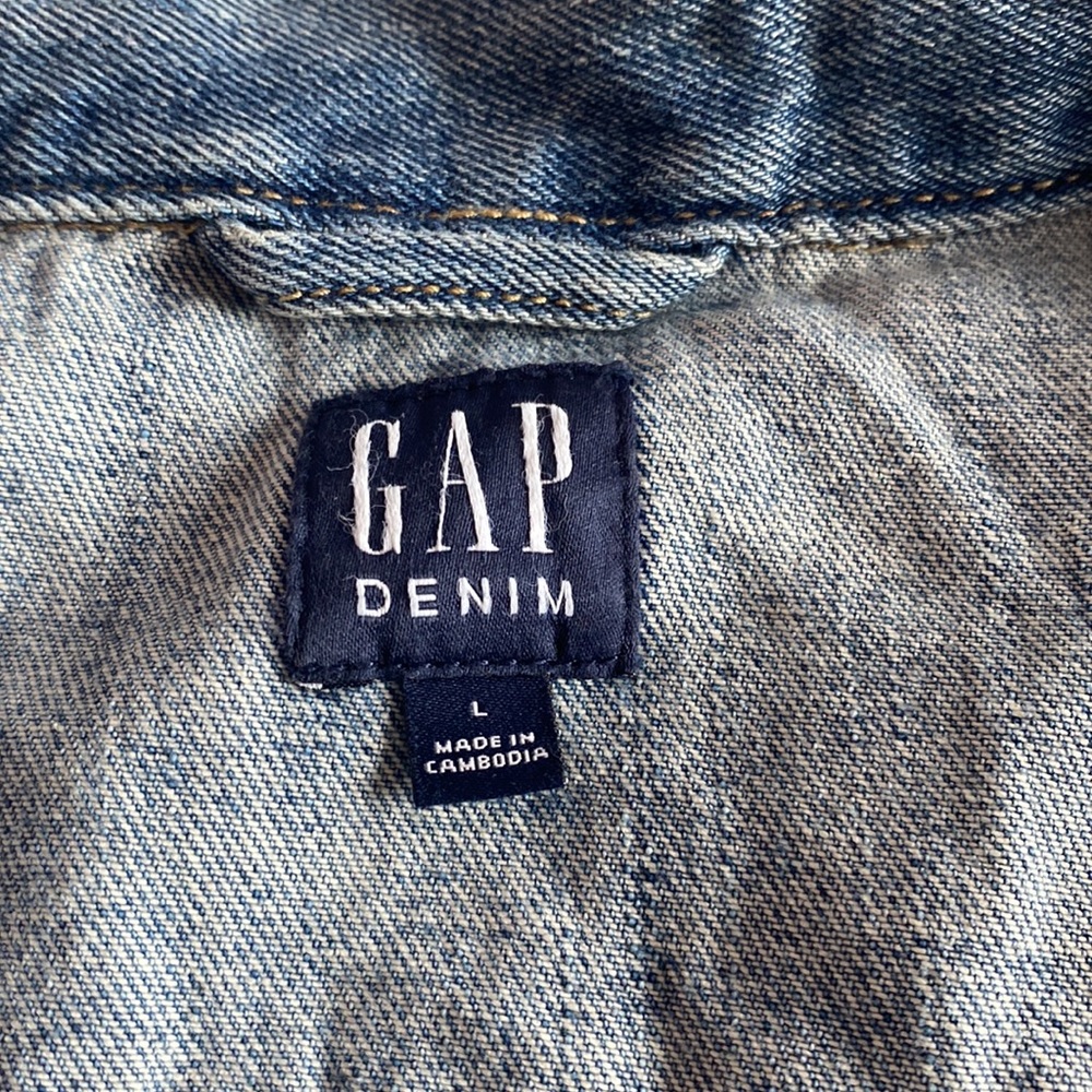 NWT GAP jean jacket - Picture 2 of 6
